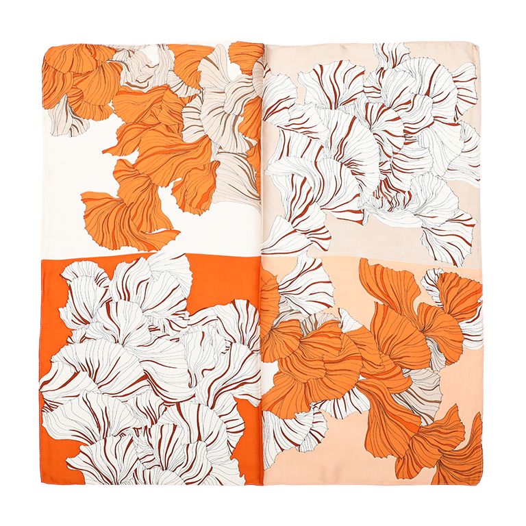 Sjaaltje met bloemendessin – oranje/crème
